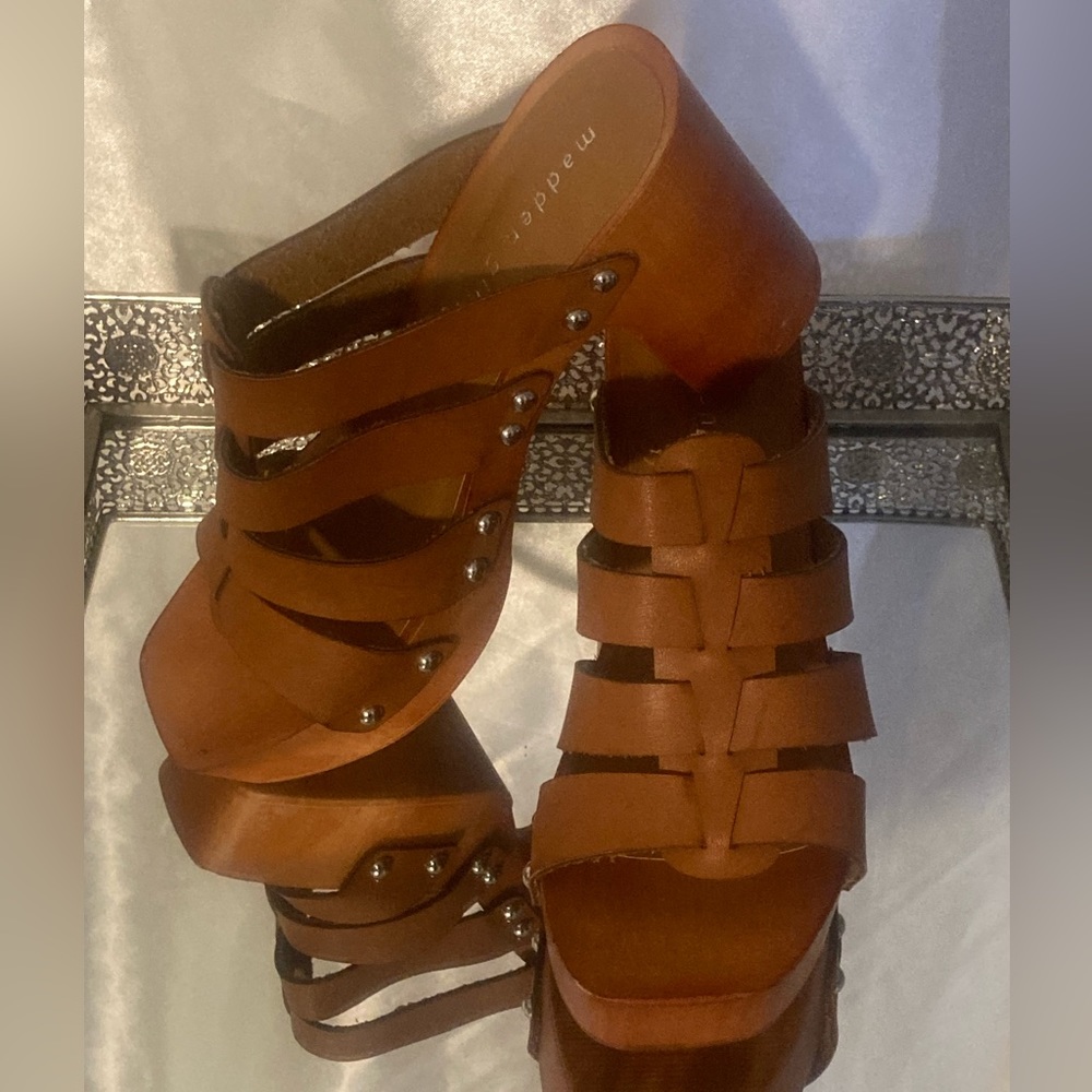 Madden Girl G-Crosby, Wooden Heel Sandal